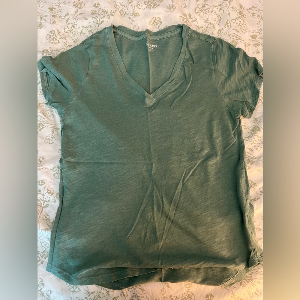 Old Navy v-neck tee